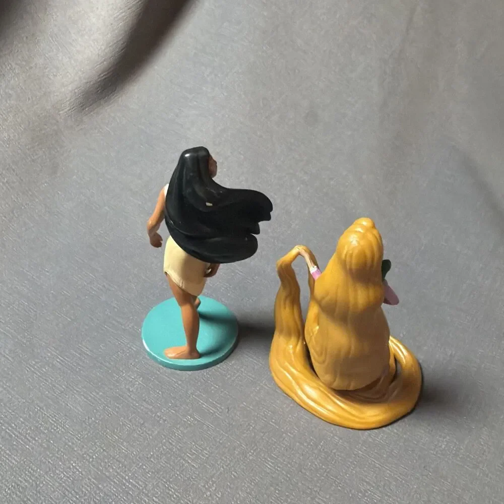 Disney Princess PVC Figure lot Pocahontas and Rapunzel -M
